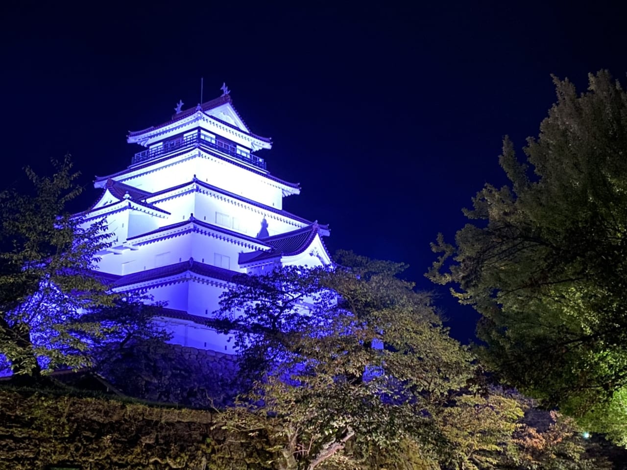 鶴ヶ城紅葉ライトアップ