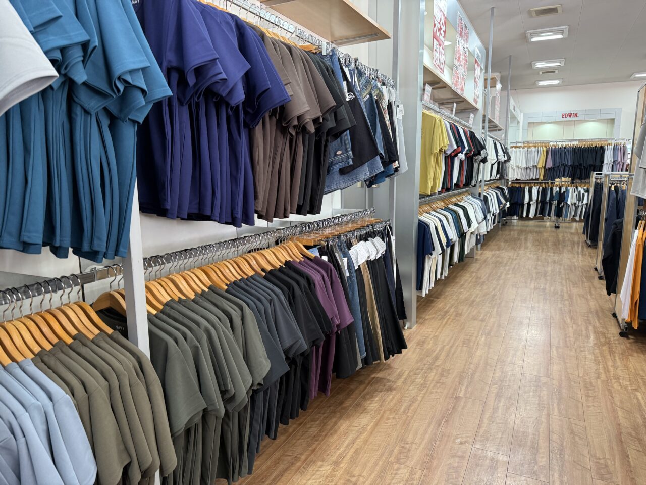 2025年マックハウス店内4